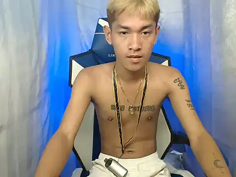 Snapshot of riks_tyler chatting on November 5, 2025, 4:59 am riks tyler online show from November 5, 2025, 4:59 am