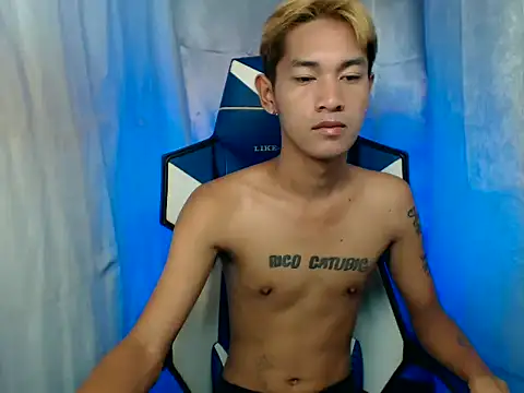 Snapshot of riks_tyler chatting on November 25, 2025, 10:15 am riks tyler online show from November 25, 2025, 10:15 am