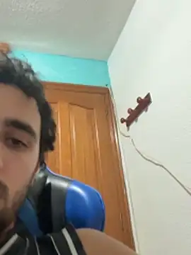 Snapshot of aavrdvh33 chatting on November 25, 2025, 10:10 pm aavrdvh33 online show from November 25, 2025, 10:10 pm