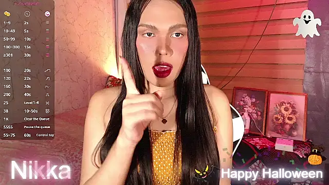 Snapshot of TssluttyNikka chatting on November 1, 2025, 2:44 pm TssluttyNikka online show from November 1, 2025, 2:44 pm