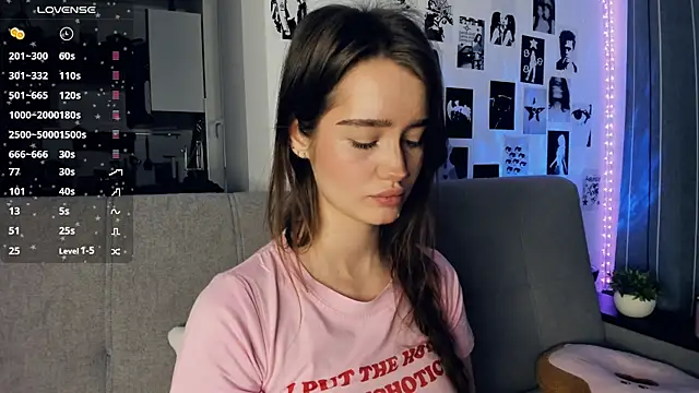 lovelyalivia online show from December 5, 2025, 9:30 am