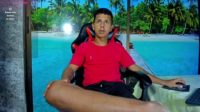 Snapshot of BigMonstercoks69 chatting on September 26, 2025, 2:29 am BigMonstercoks69 online show from September 26, 2025, 2:29 am