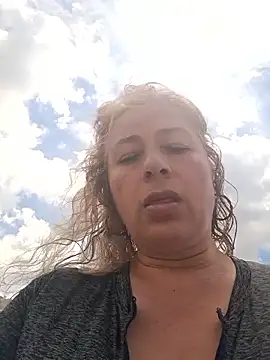 sofiacurvy 45 online show from December 3, 2025, 4:17 pm