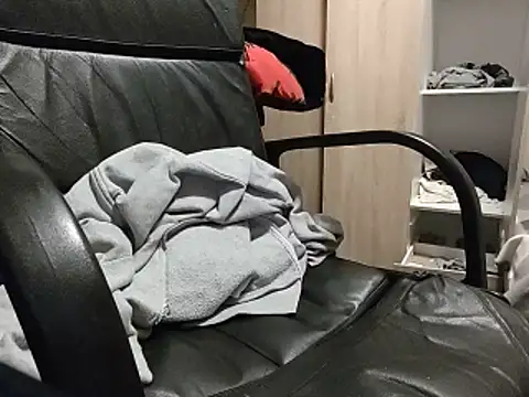Snapshot of dirtyloud chatting on June 5, 2026, 10:37 pm dirtyloud online show from June 5, 2026, 10:37 pm