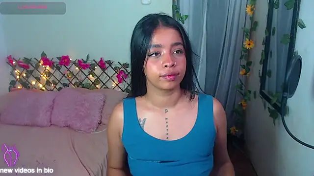 Snapshot of Angie_Lee01 chatting on October 27, 2025, 11:49 pm Angie Lee01 online show from October 27, 2025, 11:49 pm