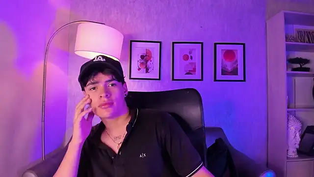 Snapshot of BenitoSaenz chatting on December 2, 2025, 12:07 pm BenitoSaenz online show from December 2, 2025, 12:07 pm