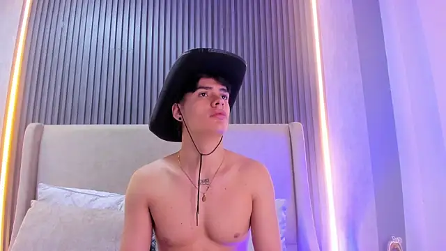 Snapshot of BenitoSaenz chatting on November 10, 2025, 11:59 am BenitoSaenz online show from November 10, 2025, 11:59 am