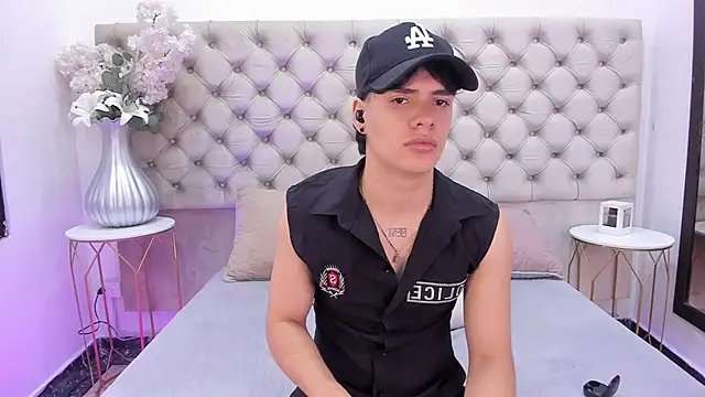 Snapshot of BenitoSaenz chatting on November 13, 2025, 11:58 am BenitoSaenz online show from November 13, 2025, 11:58 am