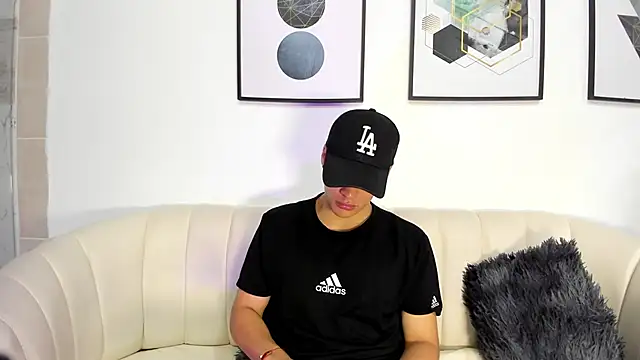 BenitoSaenz online show from April 19, 2026, 12:39 pm