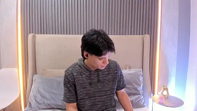 Snapshot of BenitoSaenz chatting on November 20, 2025, 11:55 am BenitoSaenz online show from November 20, 2025, 11:55 am