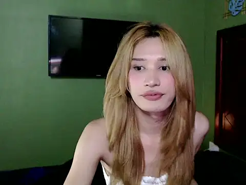 SerenaCortesi online show from September 29, 2025, 5:07 pm