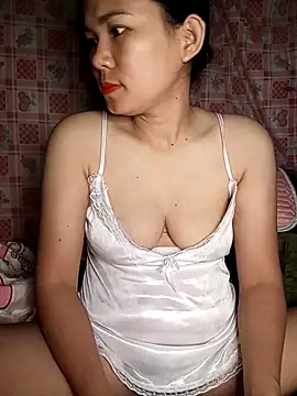 Snapshot of Ladygirl_x chatting on September 24, 2025, 5:30 pm Ladygirl x online show from September 24, 2025, 5:30 pm