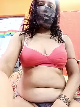 Hotpuja25 online show from March 13, 2026, 11:32 pm