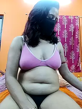 Hotpuja25 online show from October 23, 2025, 7:01 pm