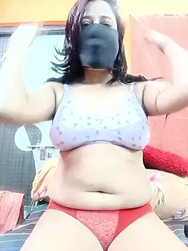 Snapshot of Hotpuja25 chatting on January 14, 2026, 5:22 am Hotpuja25 online show from January 14, 2026, 5:22 am