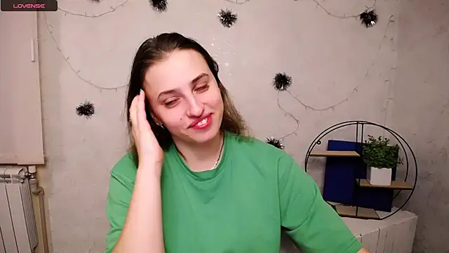 AmandaDimond  online show from February 5, 2026, 12:45 pm