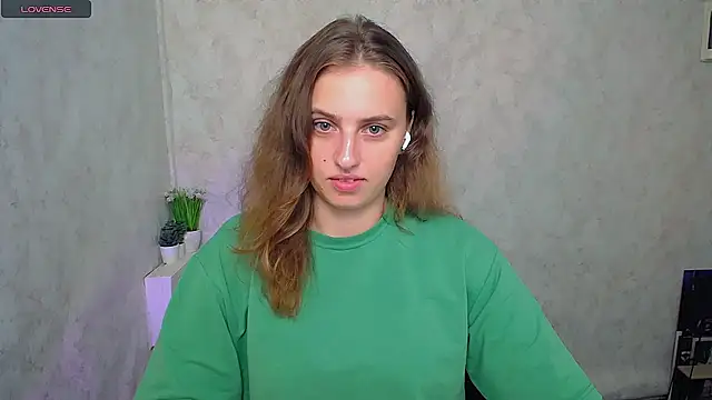 AmandaDimond  online show from August 8, 2026, 12:23 pm