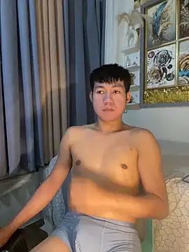 xshyboyx online show from February 19, 2026, 2:41 am