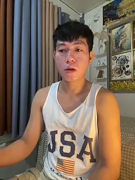 xshyboyx online show from February 9, 2026, 2:20 am