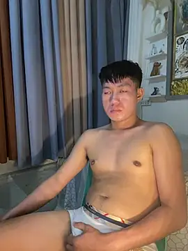 xshyboyx online show from February 24, 2026, 3:02 pm