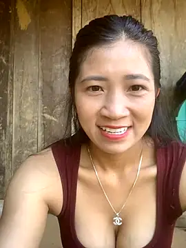 ThiHa003 online show from October 12, 2025, 1:18 am