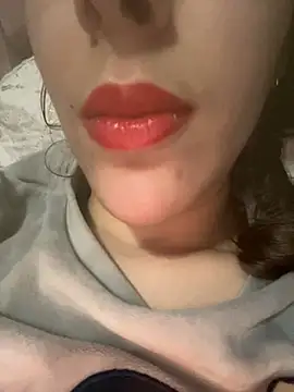 Mimisixo online show from February 9, 2026, 11:47 pm