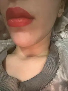 Mimisixo online show from February 19, 2026, 12:29 am