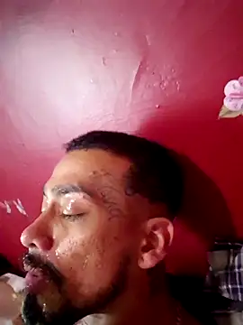 Snapshot of Cnutt310 chatting on October 6, 2025, 10:54 pm Cnutt310 online show from October 6, 2025, 10:54 pm