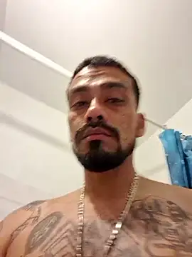 Snapshot of Cnutt310 chatting on October 4, 2025, 7:04 pm Cnutt310 online show from October 4, 2025, 7:04 pm