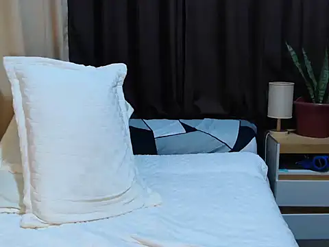 cumwhat me online show from April 12, 2026, 7:39 pm