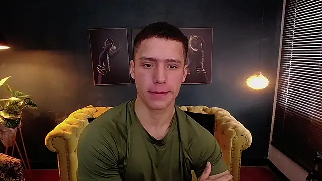 Snapshot of deivid_parker chatting on January 6, 2026, 1:37 pm deivid parker online show from January 6, 2026, 1:37 pm