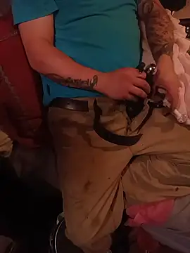 Snapshot of Twoslipperywhenwett chatting on November 6, 2025, 5:06 pm Twoslipperywhenwett online show from November 6, 2025, 5:06 pm