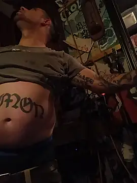 Snapshot of Twoslipperywhenwett chatting on November 14, 2025, 3:59 pm Twoslipperywhenwett online show from November 14, 2025, 3:59 pm