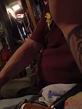 Snapshot of Twoslipperywhenwett chatting on November 10, 2025, 4:45 pm Twoslipperywhenwett online show from November 10, 2025, 4:45 pm