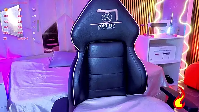 LIHIAN TAY online show from April 19, 2026, 12:17 pm