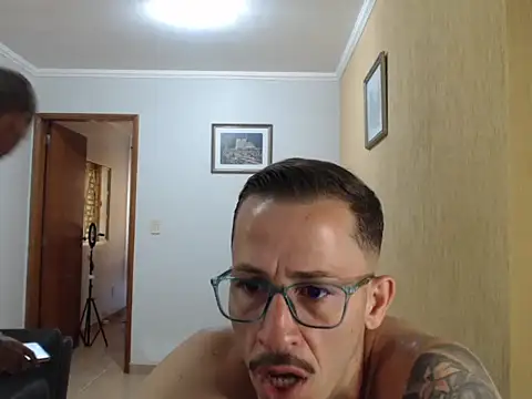 Snapshot of campari800 chatting on January 13, 2026, 6:34 pm campari800 online show from January 13, 2026, 6:34 pm