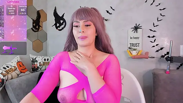 saritass  online show from October 25, 2025, 2:44 am