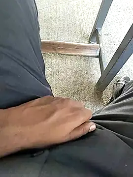 Snapshot of hot_manu001 chatting on November 17, 2025, 4:16 am hot manu001 online show from November 17, 2025, 4:16 am