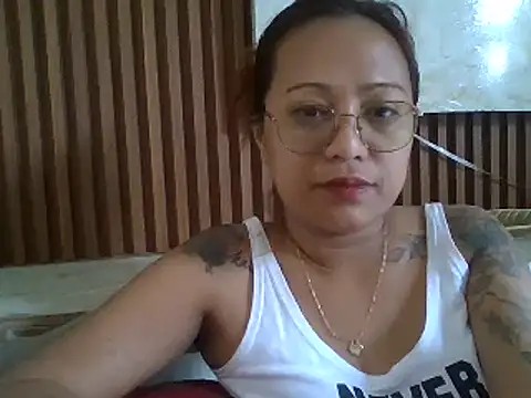Snapshot of Hotmorena1007 chatting on April 16, 2026, 5:41 am Hotmorena1007 online show from April 16, 2026, 5:41 am