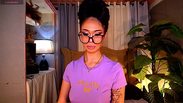 Snapshot of UrMassiveCockSabrinaOnTop chatting on November 14, 2025, 5:38 pm UrMassiveCockSabrinaOnTop online show from November 14, 2025, 5:38 pm