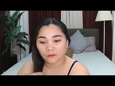 Snapshot of MarielRose143 chatting on November 21, 2025, 4:06 pm MarielRose143 online show from November 21, 2025, 4:06 pm