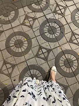 Meii-meyy online show from April 16, 2026, 2:29 pm