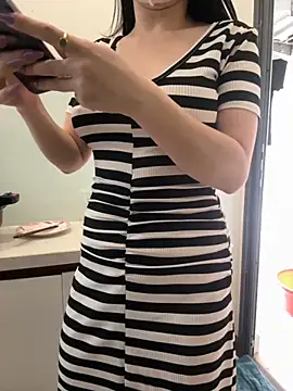 Meii-meyy online show from November 13, 2025, 3:54 am