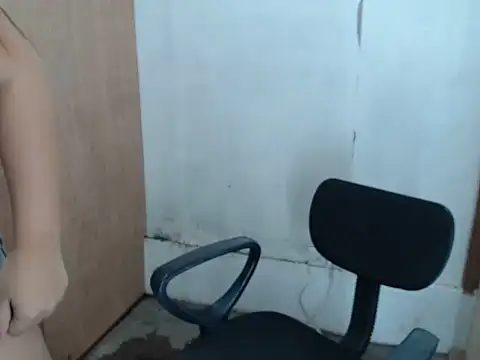 Snapshot of Slutty_baby19 chatting on November 17, 2025, 12:20 pm Slutty baby19 online show from November 17, 2025, 12:20 pm