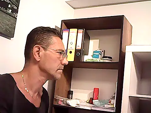 Snapshot of mastercharisma35 chatting on July 28, 2026, 5:45 pm mastercharisma35 online show from July 28, 2026, 5:45 pm