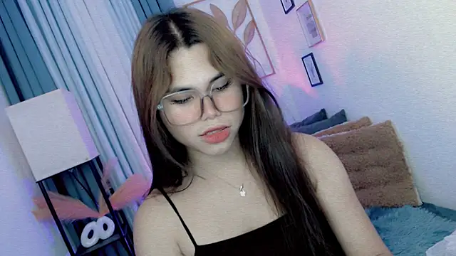 PrettyBlythes TS online show from April 22, 2026, 11:06 am