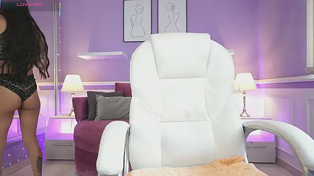 Snapshot of NicoleCrawft chatting on October 9, 2025, 7:25 pm NicoleCrawft online show from October 9, 2025, 7:25 pm