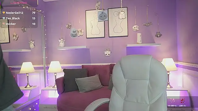 Snapshot of NicoleCrawft chatting on October 10, 2025, 7:04 pm NicoleCrawft online show from October 10, 2025, 7:04 pm