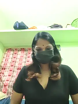 Snapshot of Tamil_Ishu chatting on October 29, 2025, 7:51 am Tamil Ishu online show from October 29, 2025, 7:51 am