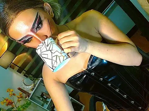 Queen yasii 88 online show from May 13, 2026, 1:18 pm